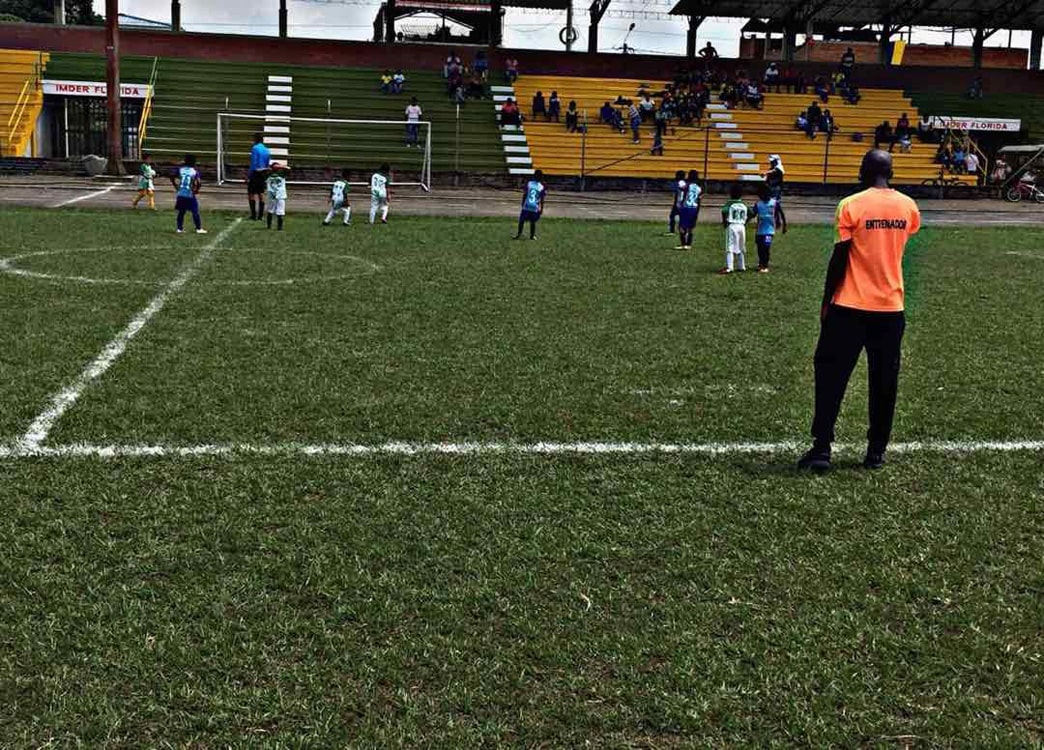 24 Junio 2018-Nuestro formador Juan Mancilla frente a sus dirigidos de la categoria Sub 8 en enfrentamiento por Copa Oriente frente a Incauca Verdolagas Corinto